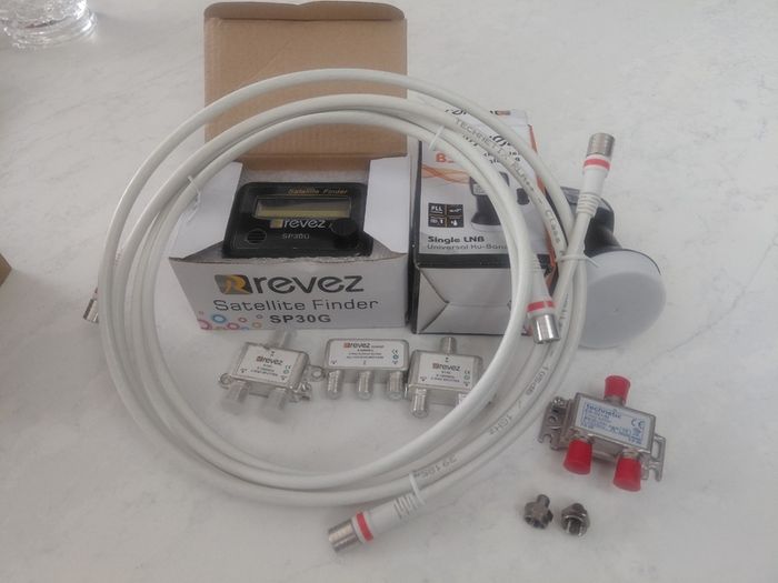 Satellite finder equipment