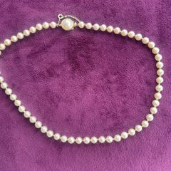 Lovely Quality Hand Strung Pearl Necklace