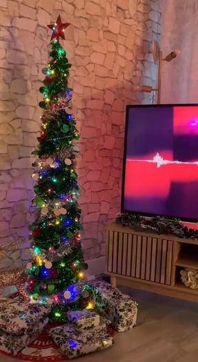 Pop up tinsel Christmas tree
