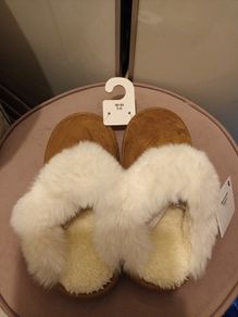 Luxury ladies slippers