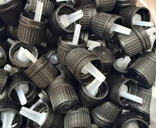 Dropper cap for glass bottle