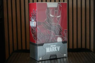 Hot Toys Iron Man Mark V - MMS400-D18 - Diecast - 1/6 Scale