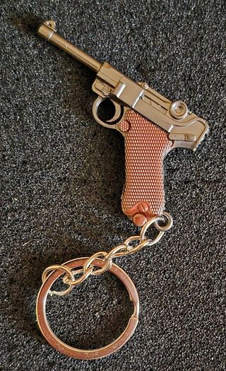 Keyring, firearms, baretta, luger, mauser,sig sauer, colt.