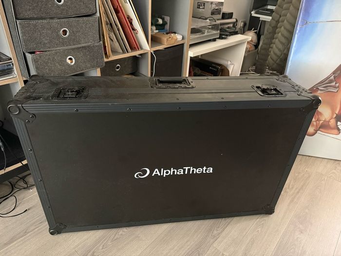AlphaTheta XDZ-AZ, Original flight case and Dust Protector