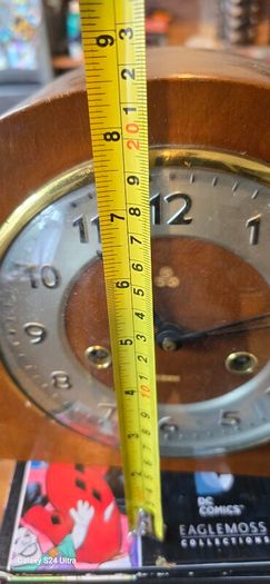 Mantel clock