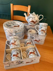 Christmas crockery set