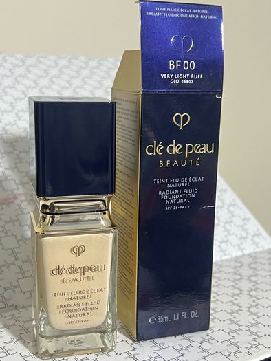 Cle De Peau Beaute Radiant Fluid Foundation Natural