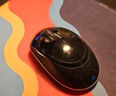Wireless mouse with USB dongle