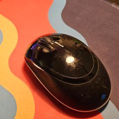 Wireless mouse with USB dongle