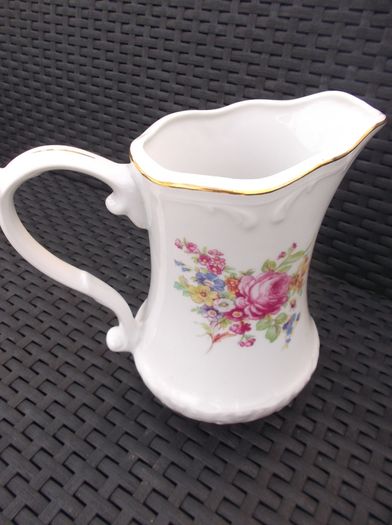 Lovely Presume Vintage Jug