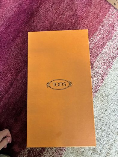 Tods lace up burgundy leather shoe