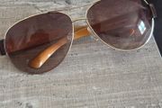 Lovely ELLE aviator sunglasses with brown tinted lenses, gold-tone metal frame and brown arms. Model EL18150, colour 719. Pre-owned condition, please see all photos for details.