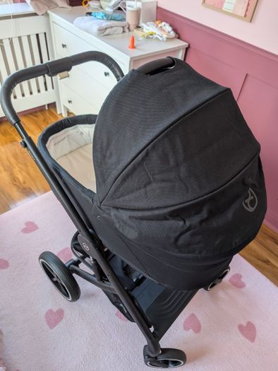 Cybex Balios pushchair bundle with Cloud T car seat.