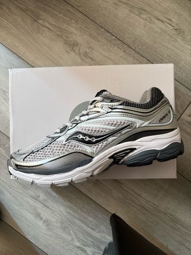 Saucony ProGrid Omni 9
