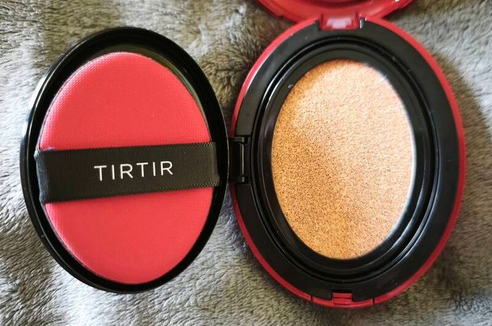 TIRTIR Mask Fit Red Cushion Foundation 21N Ivory
