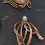 Vintage costume job lot of brooches Image 5