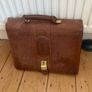 Vintage leather briefcase Image 2