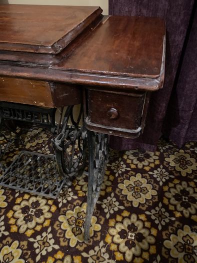 singer sewing machine with built in table top
