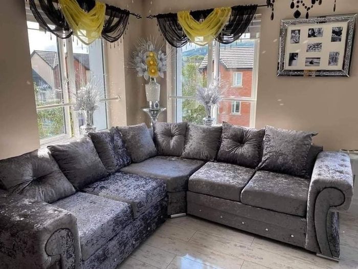 brand new high quality italian crushed velvet corner sofa