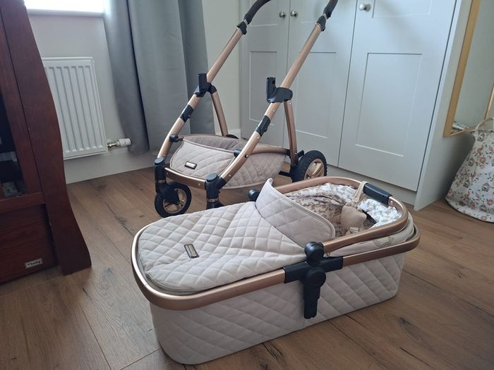 Cosatto Wow 2 Travel system - whisper