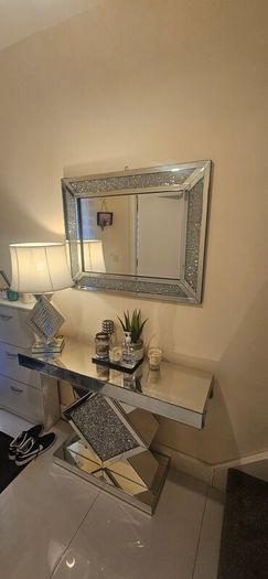 Luxury Crushed Diamond & Mirrored 3-Piece Entryway Set (Console Table, Mirror, Lamp Quick sale
