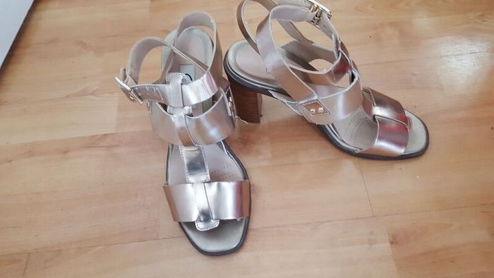 Ladies Clarks Sandals UK4