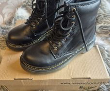 Girls dr martens