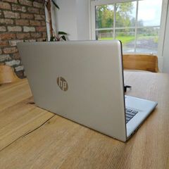 HP 17 Intel Core i3 laptop -essentially brand new