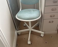 Desk swivel chair