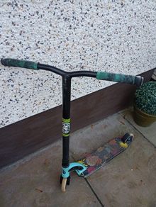 Stunt Scooter & Spare Set of Wheels