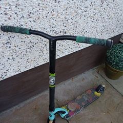 Stunt Scooter & Spare Set of Wheels