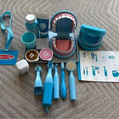 Melissa & Doug Super Smile Dentist Play Set