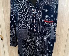 Navy printed top size UK22/24 EU50/52  Perfect condition Postage included