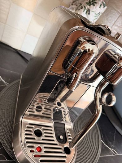 Sage Nespresso Creatista Plus coffee machine