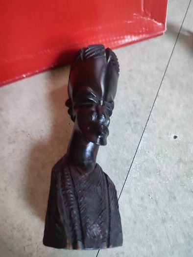 Carved Ebony / Dark Wood Tribal African Head / Bust Sculpture