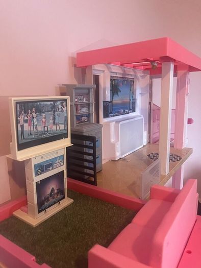 Barbie Dreamhouse Doll House