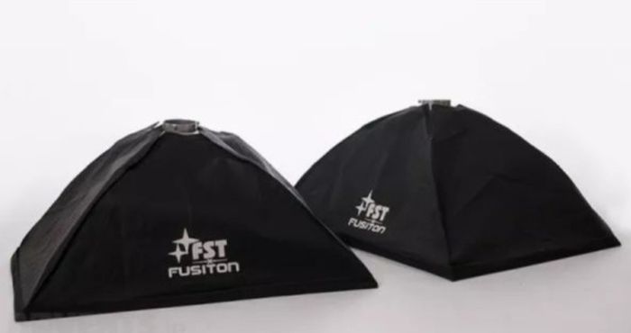 FST Kon Way Professional Studio Flash Kit 600W.