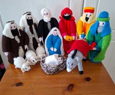 Hand Knitted Crib (Nativity) (see other photos)