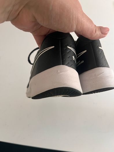 Black Nike Unisex Runners