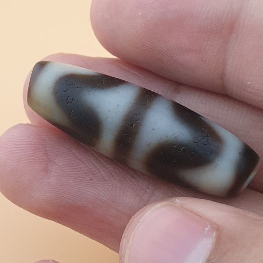 Vintage Himalayan Tibetan Zigzag Pattern Agate Dzi Bead Amulet