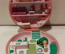 Vintage 1989 Polly Pocket Vet Compact