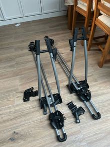Thule FreeRide 532 roof mounted bike carriers (x2)