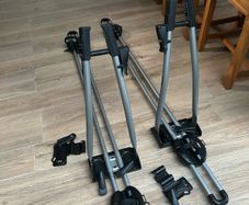 Thule FreeRide 532 roof mounted bike carriers (x2)