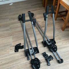 Thule FreeRide 532 roof mounted bike carriers (x2)