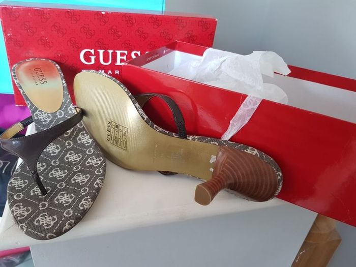 Guess Shoe