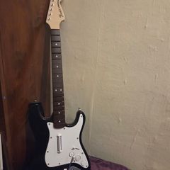 Rock Band 4 PS4 Wireless Fender Stratocaster Guitar Controller 91261
