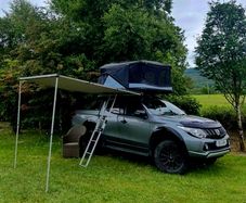James baroud Hard shell roof tent with evolution tunnel and awning