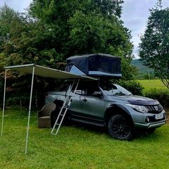 James baroud Hard shell roof tent with evolution tunnel and awning