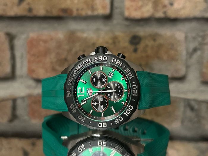 TAG Heuer Formula 1 Chronograph - Mens Wristwatch