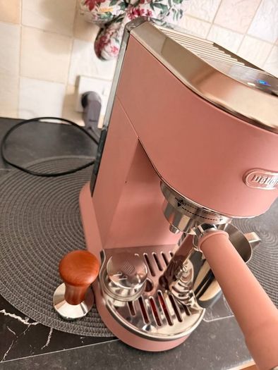 DeLonghi Dedica Duo espresso machine